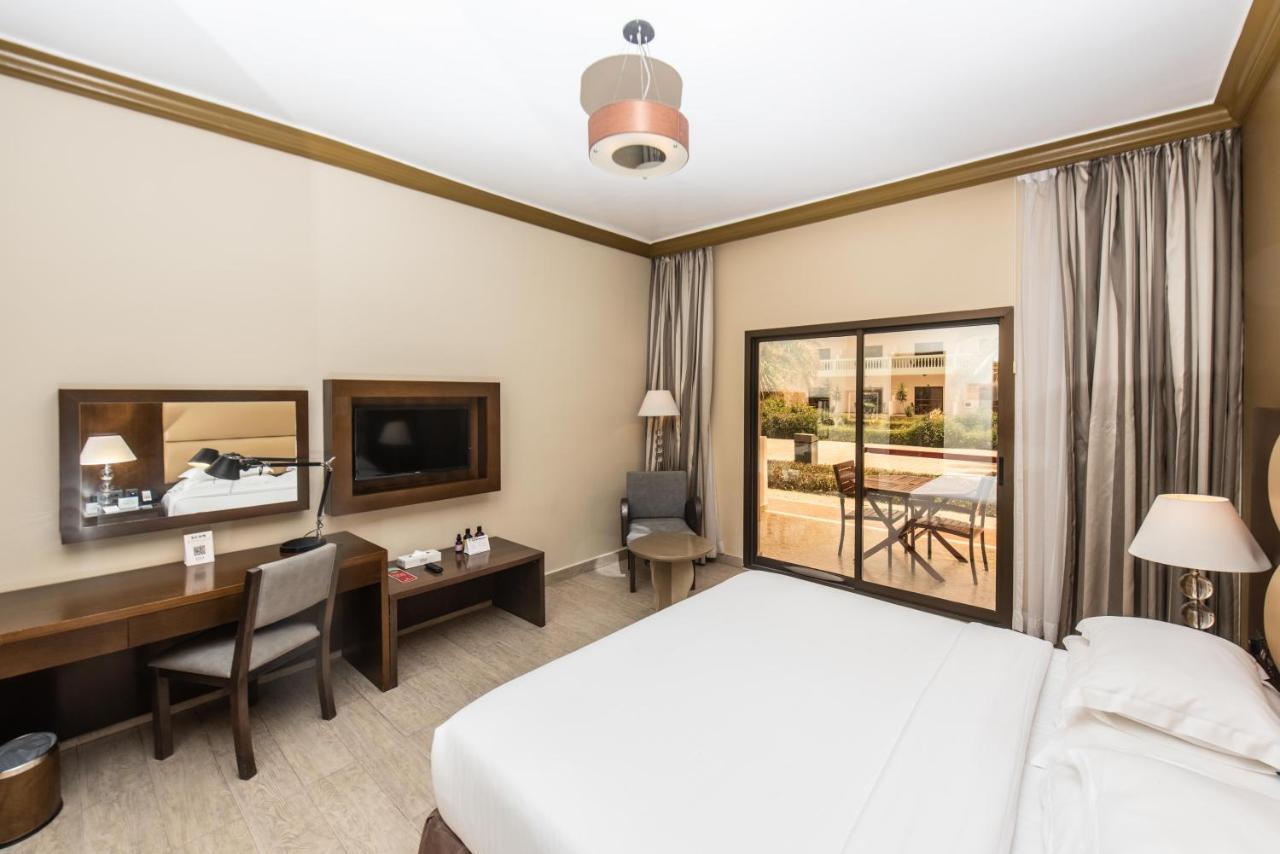 Bm Beach Resort Ras al-Khaimah Exteriör bild