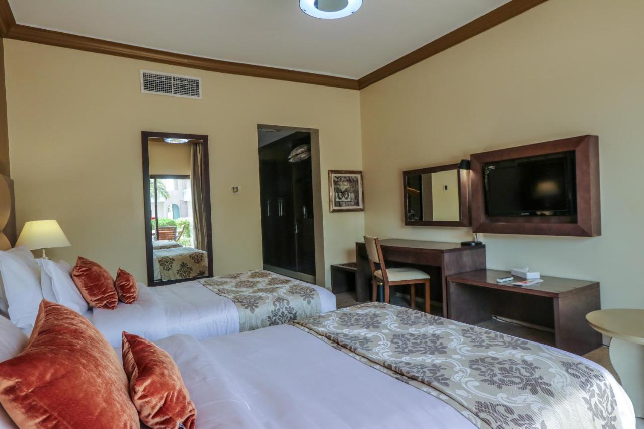 Bm Beach Resort Ras al-Khaimah Exteriör bild